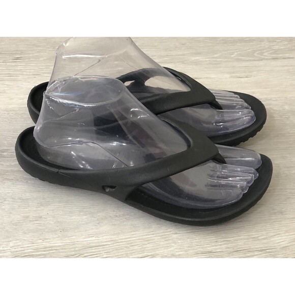Crocs Iconic Women's US 9 Black Rubber Slip On Open Toe Flip Flop Thong Sandal - Picture 1 of 6